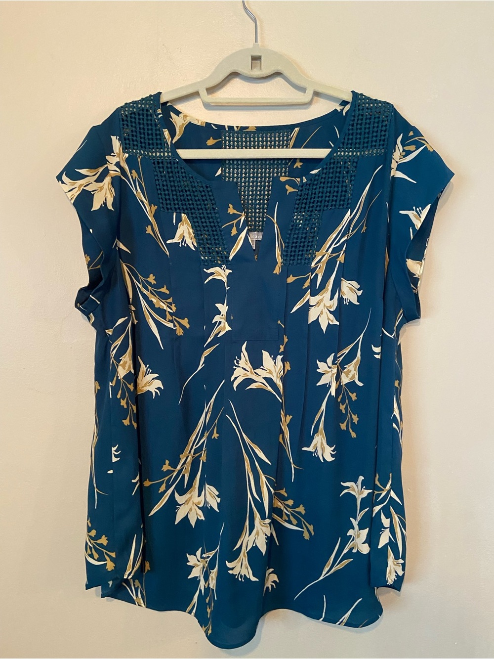 Daniel Rainn Teal Floral Short-Sleeve Blouse with Cream Accents